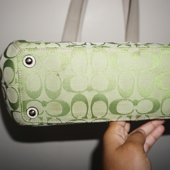☆SOLD: Vintage Coach Pistachio Green Monogram Shoulder Handbag☆ - Picture 6 of 8